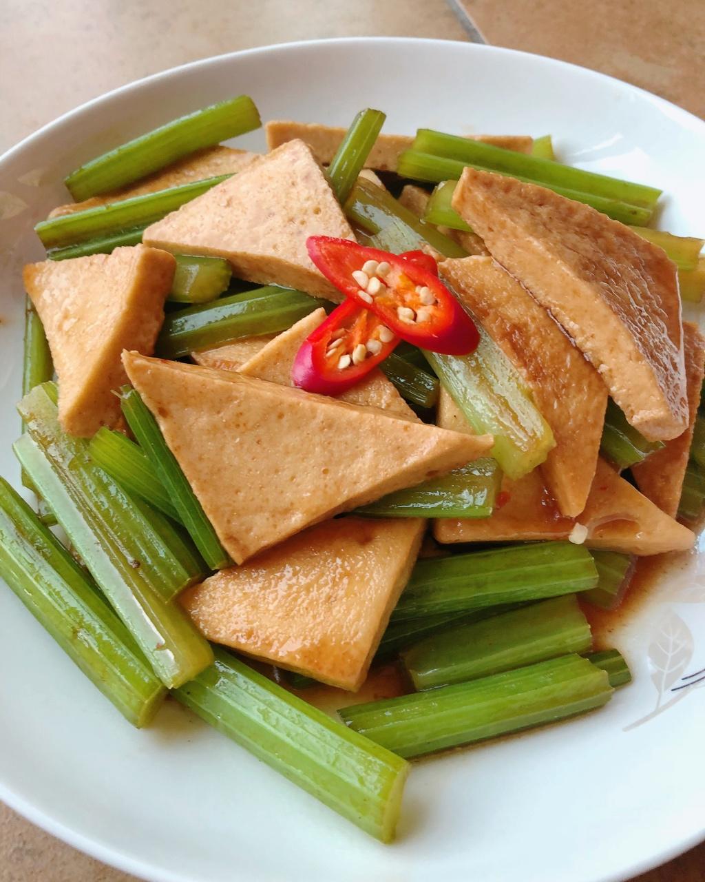 千页豆腐炒芹菜