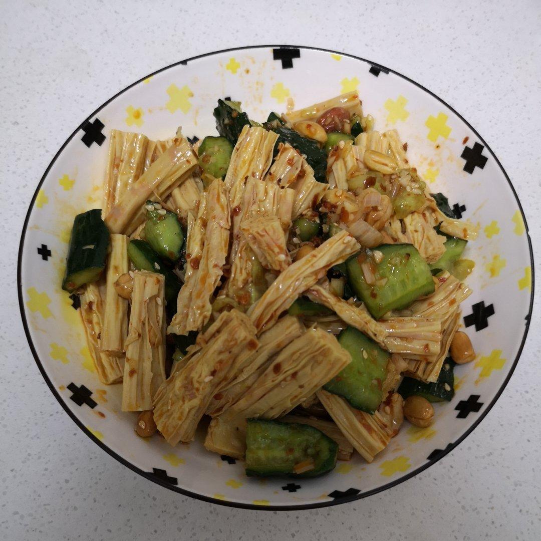 凉拌（腐竹木耳黄瓜）