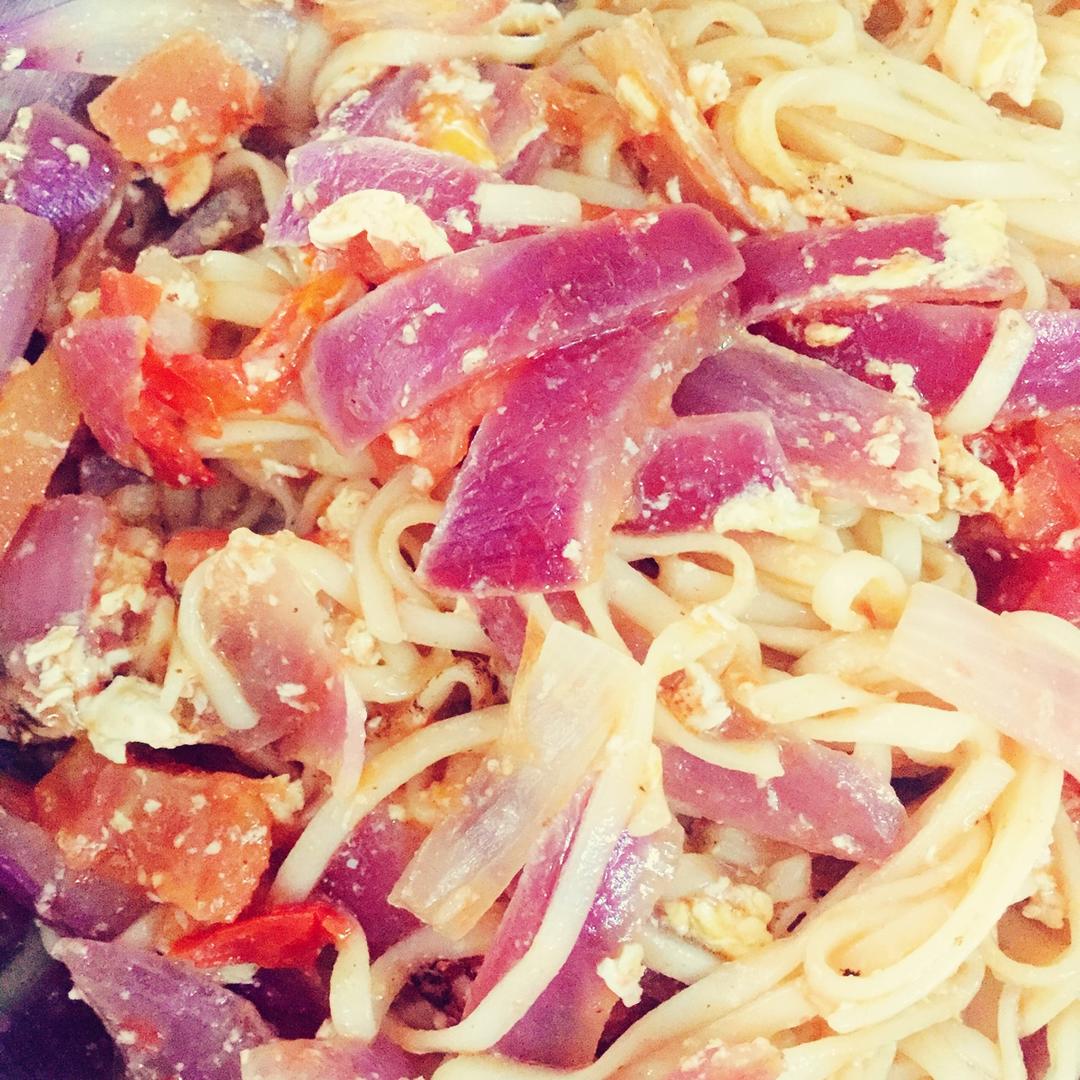 西红柿洋葱炒面