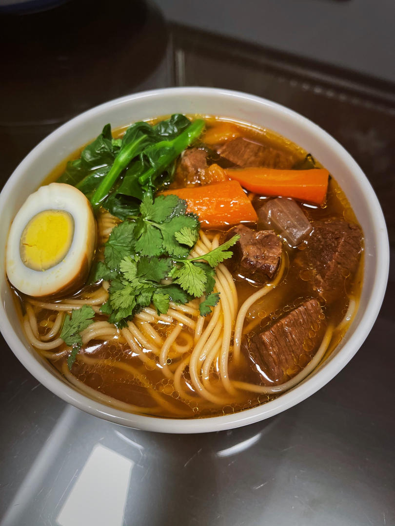 被遗莣de尒孩做的红烧牛肉面