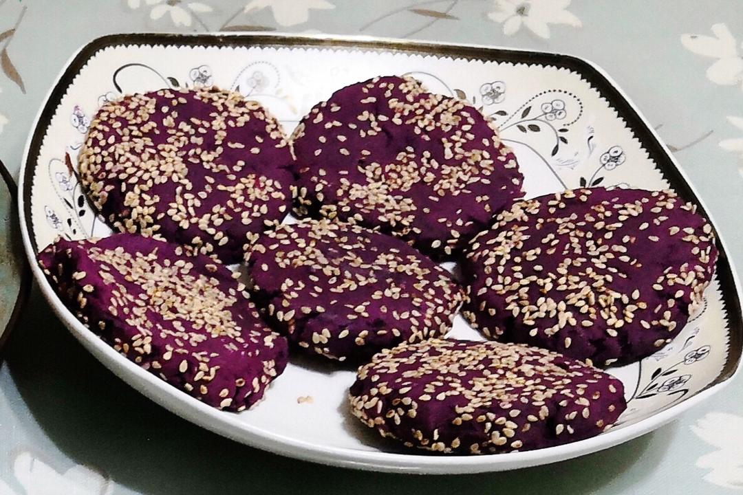 紫薯芝麻饼