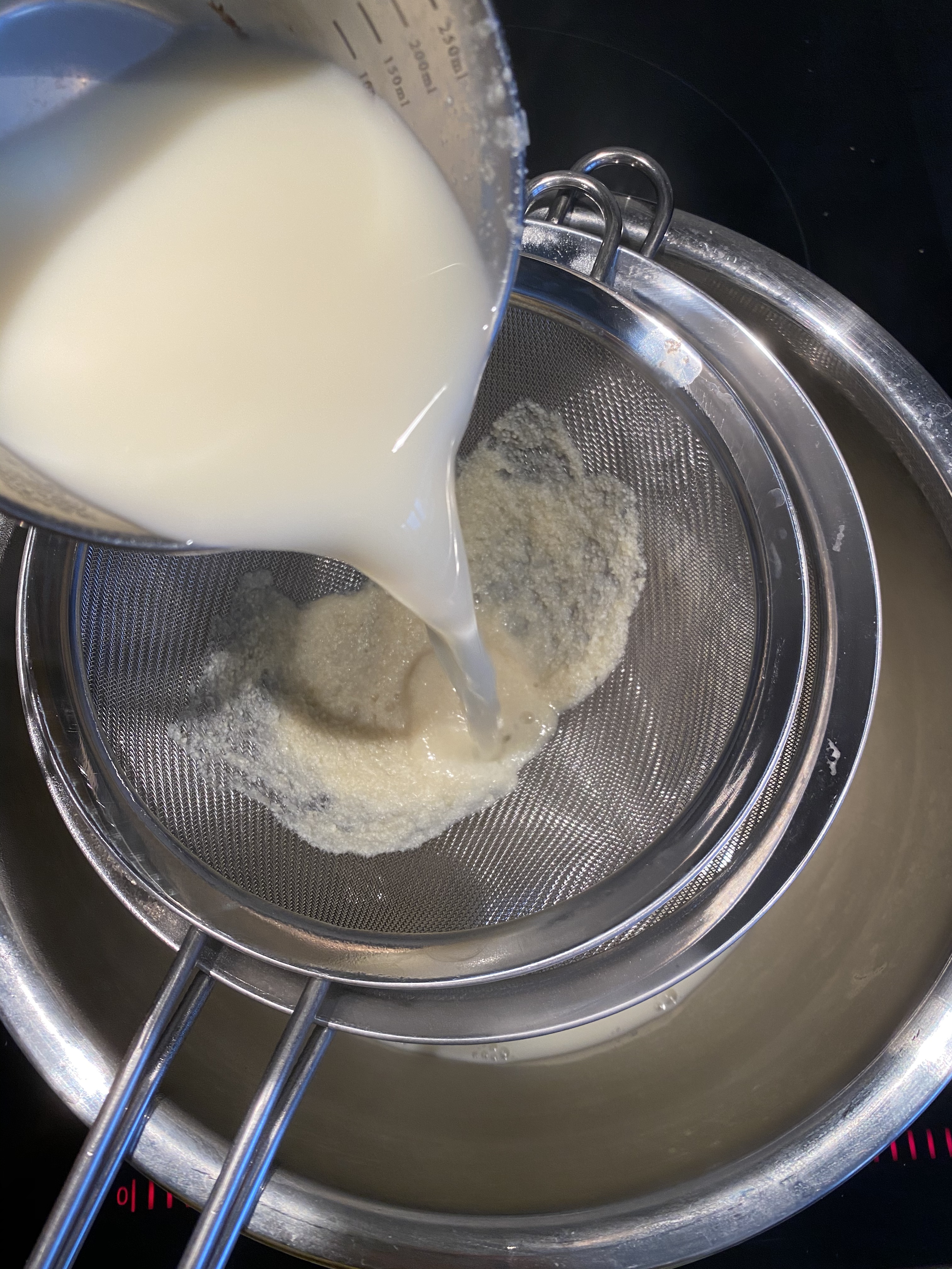 在没有豆浆机的情况下如何给自己煮一锅暖心暖胃的甜豆浆的做法 步骤8