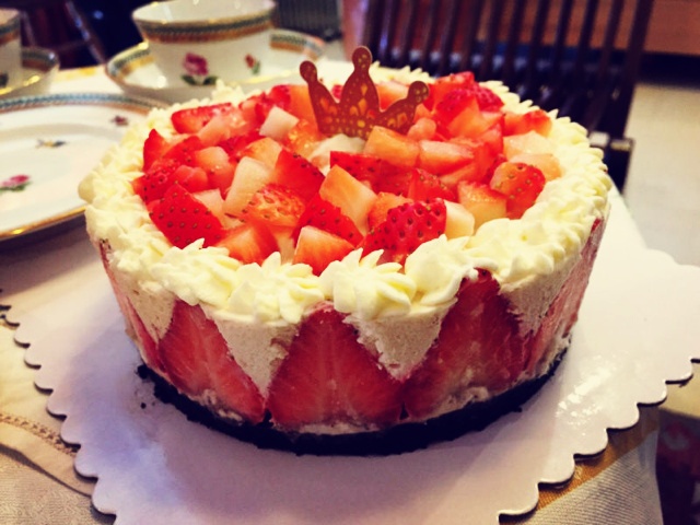 草莓果粒冻芝士蛋糕