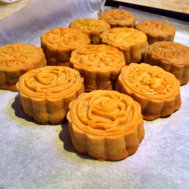 广式月饼——蛋黄莲蓉月饼