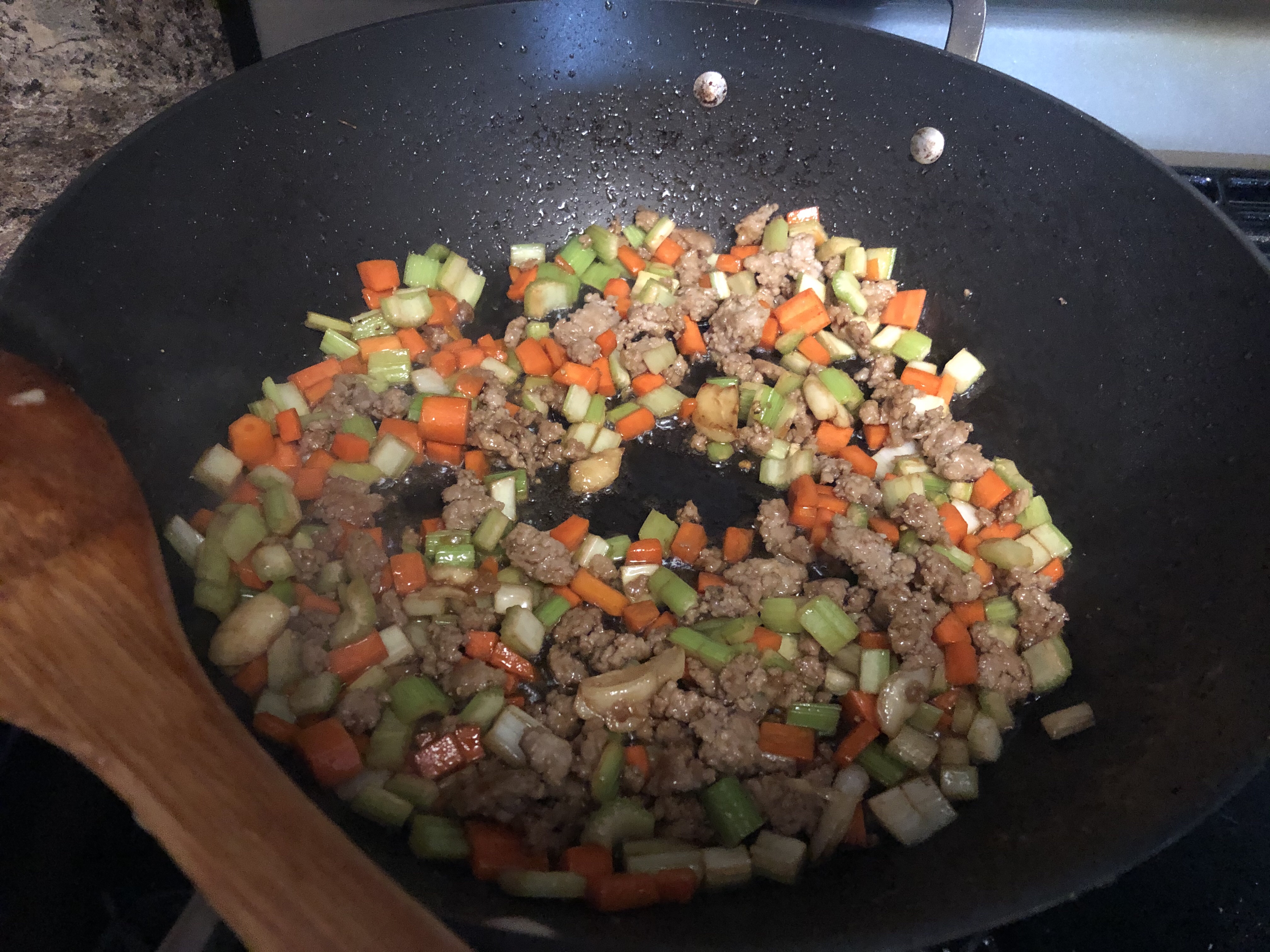 肉沫芹菜胡萝卜豆腐的做法 步骤3