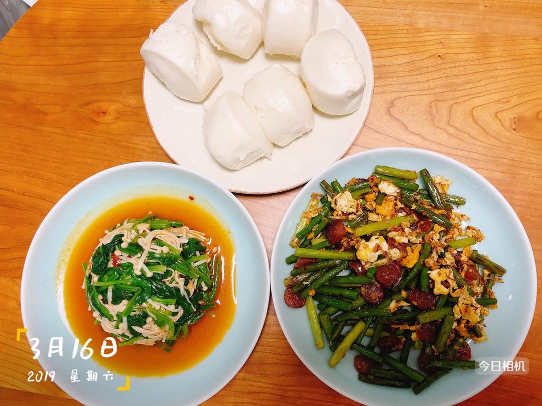 凉拌菠菜金针菇