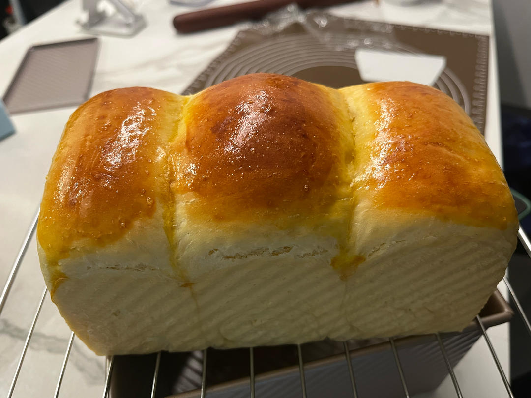小美版细腻松软的牛奶吐司