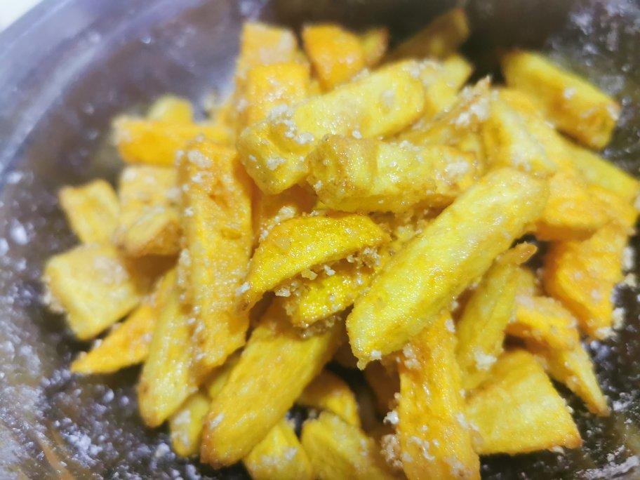 厨师长教你：“拔丝红薯”的家常做法，口感爽脆又清甜，先收藏了