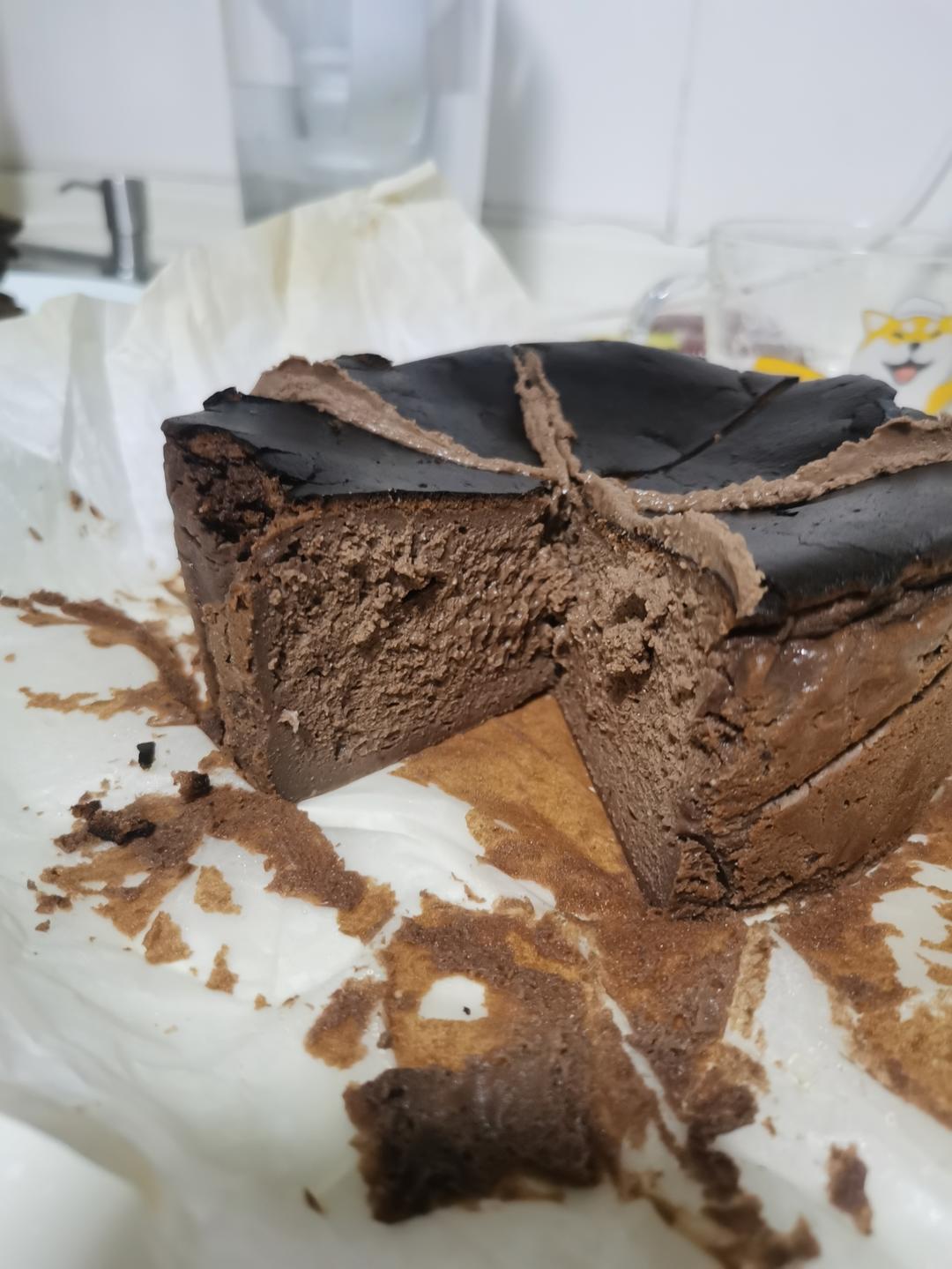 巧克力巴斯克蛋糕