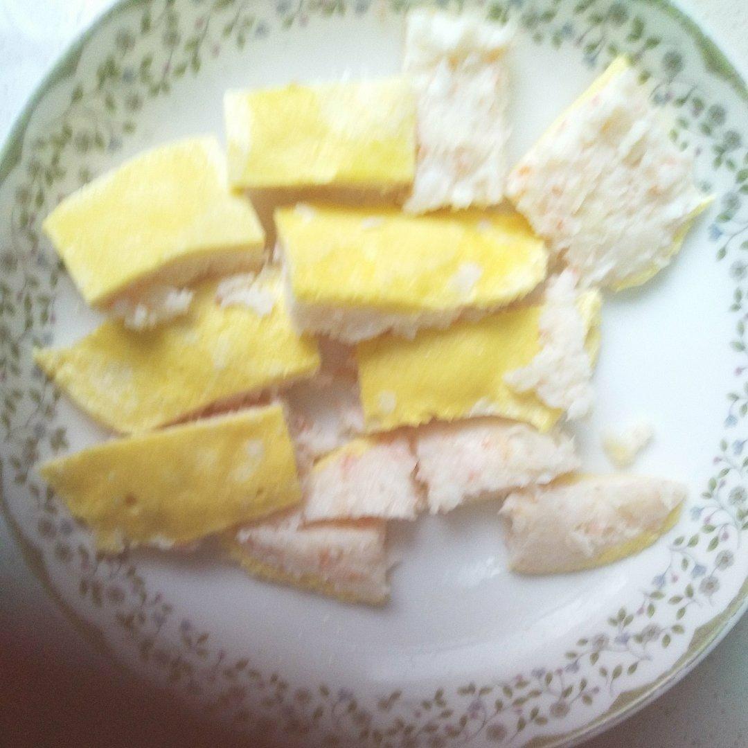 宝宝10个月辅食：妈妈都觉得好吃的虾仁蒸糕