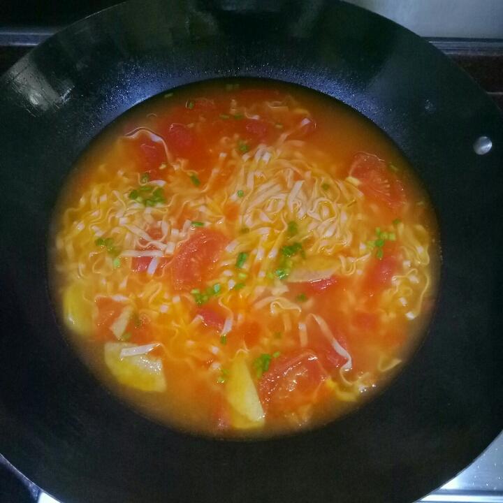 超级浓超好喝的番茄土豆汤