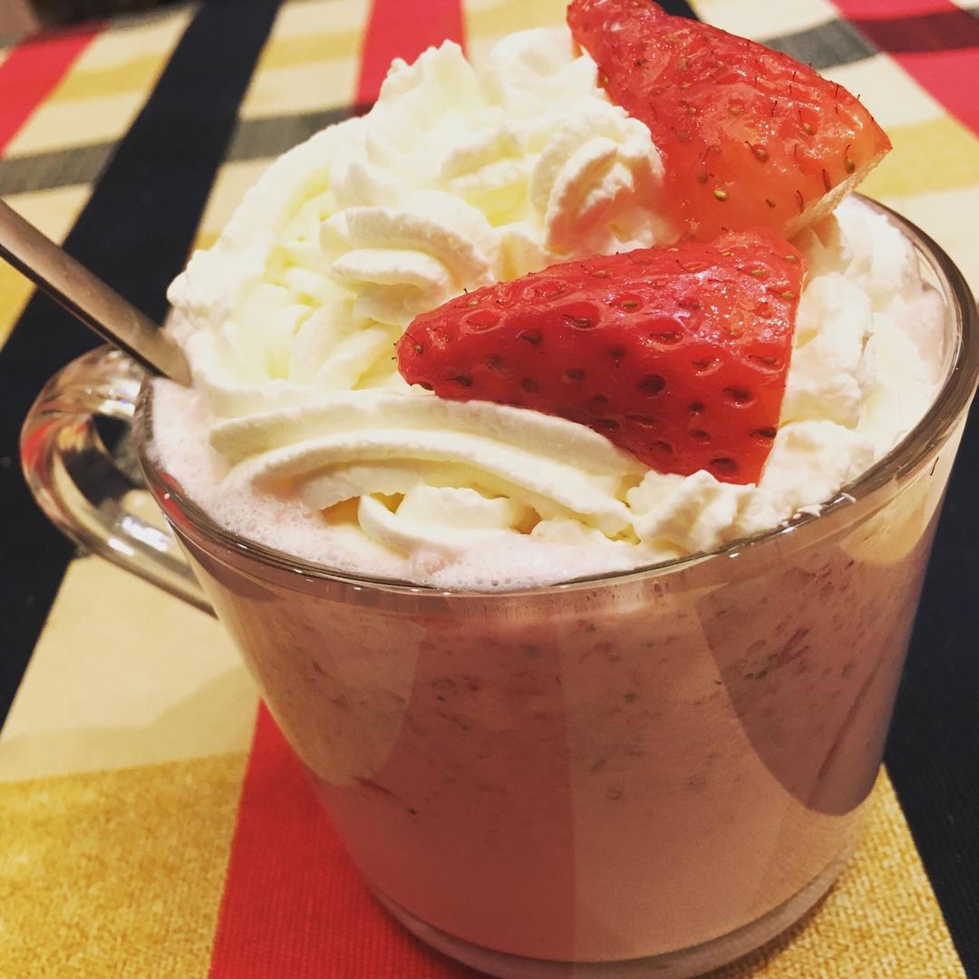 草莓奶昔的做法