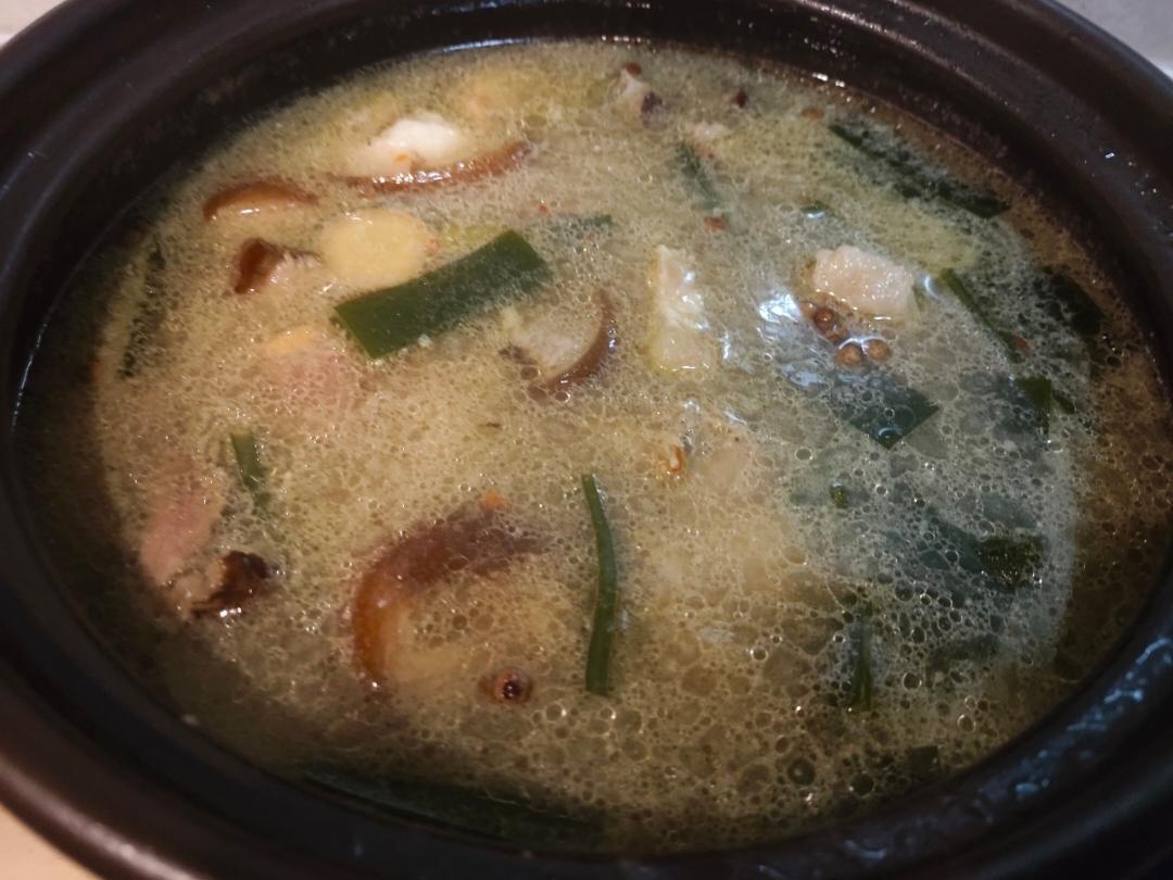腊猪蹄炖海带