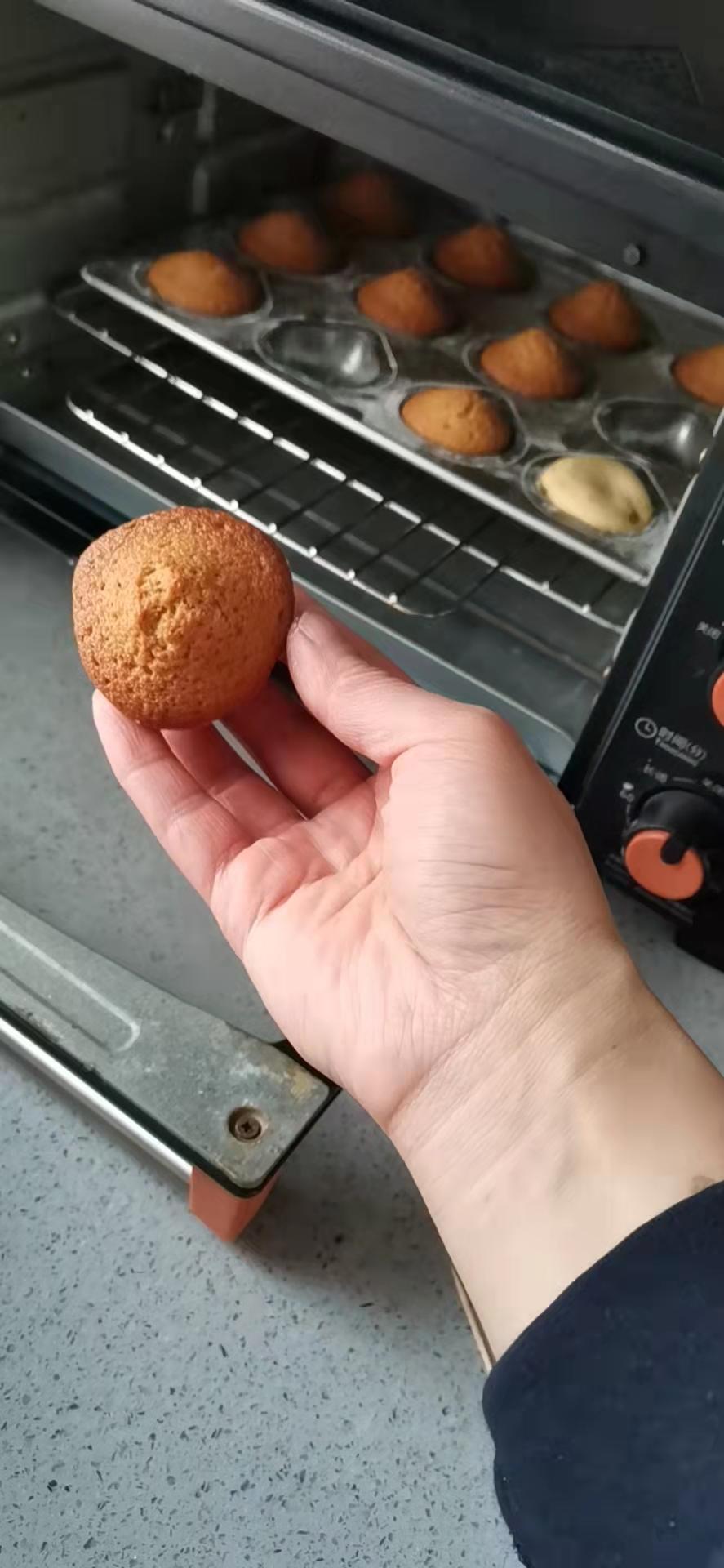 咖啡百利甜玛德琳