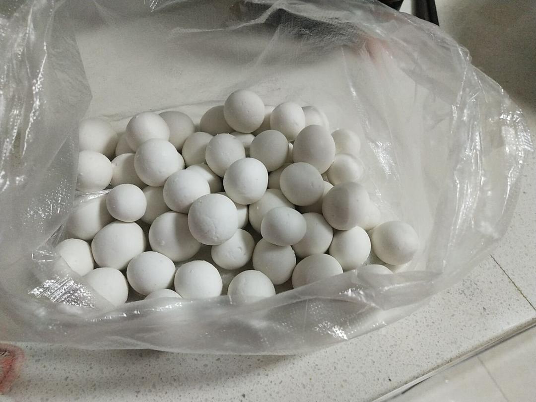 如何快速搓小汤圆且汤圆堆放在一起相互之间不粘连？