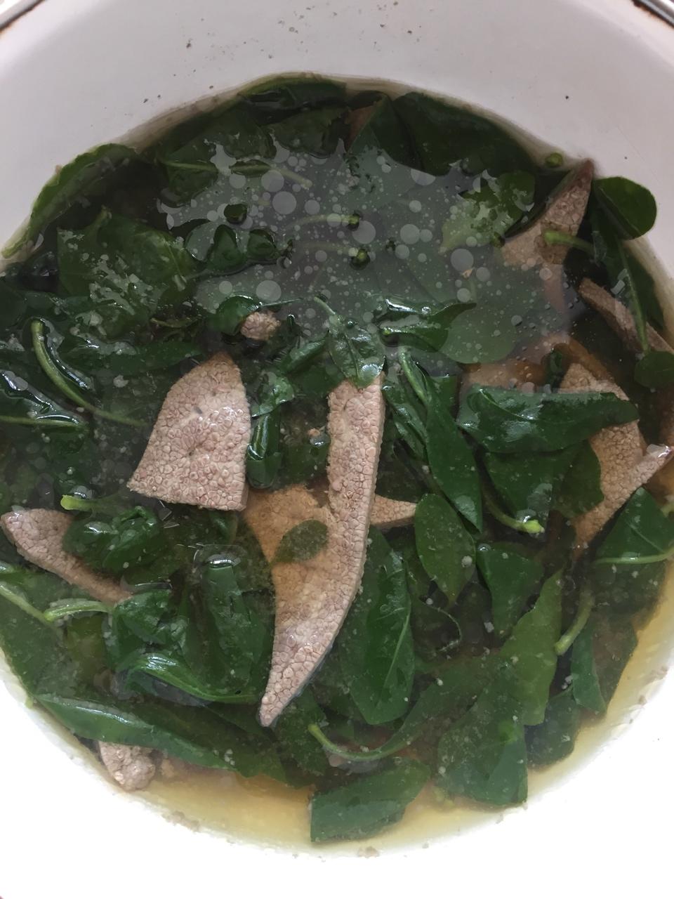 枸杞叶猪肝瘦肉汤