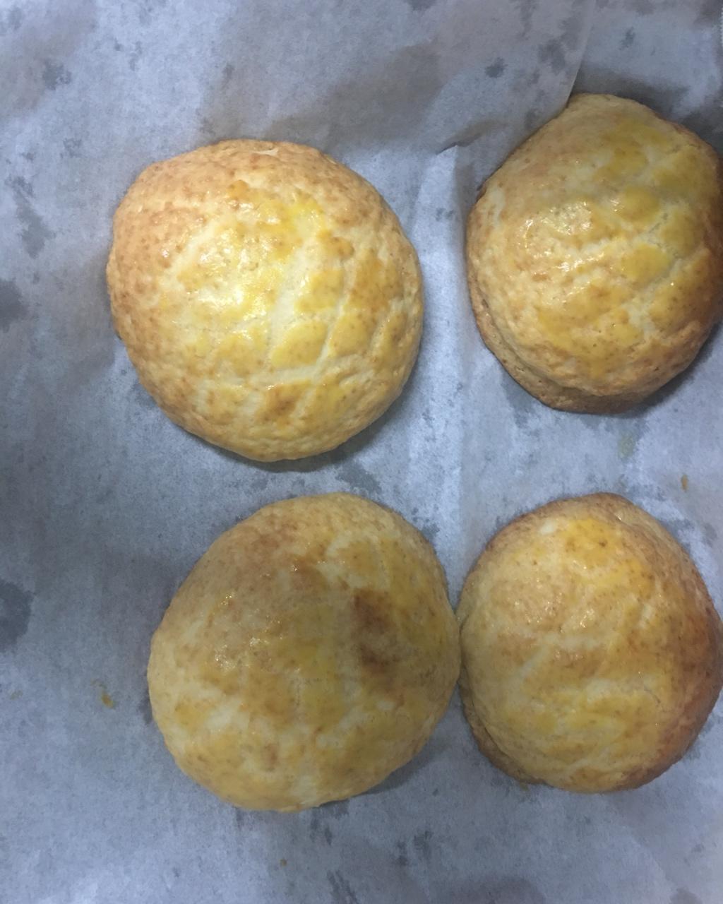 好吃到炸裂的港式菠萝包（附带制作酥皮的小视频）