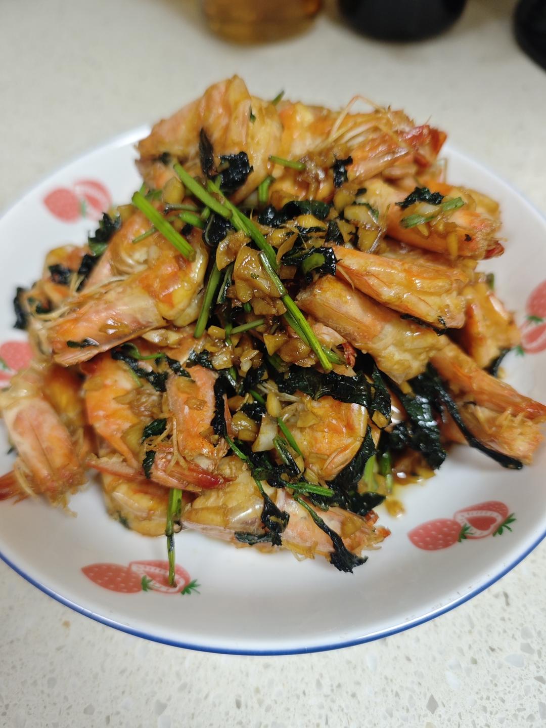 蒜蓉紫苏爆大虾