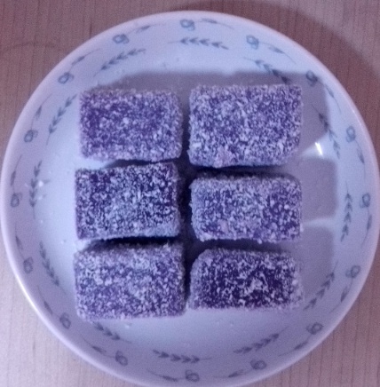 美味的紫薯凉糕