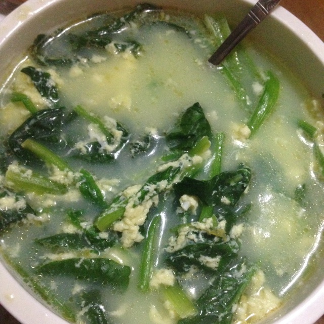 菠菜鸡蛋汤