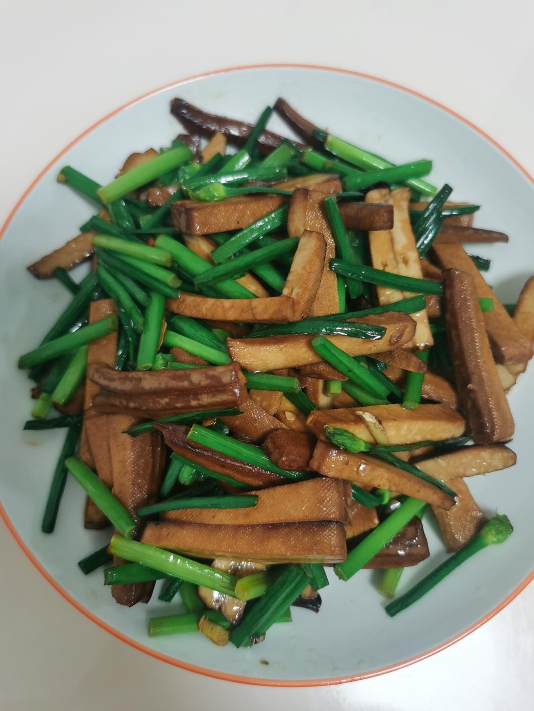 韭菜苔炒香干