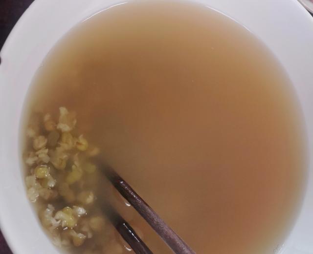 史上最快最简单的绿豆汤！（附绿豆棋子菜谱）的做法