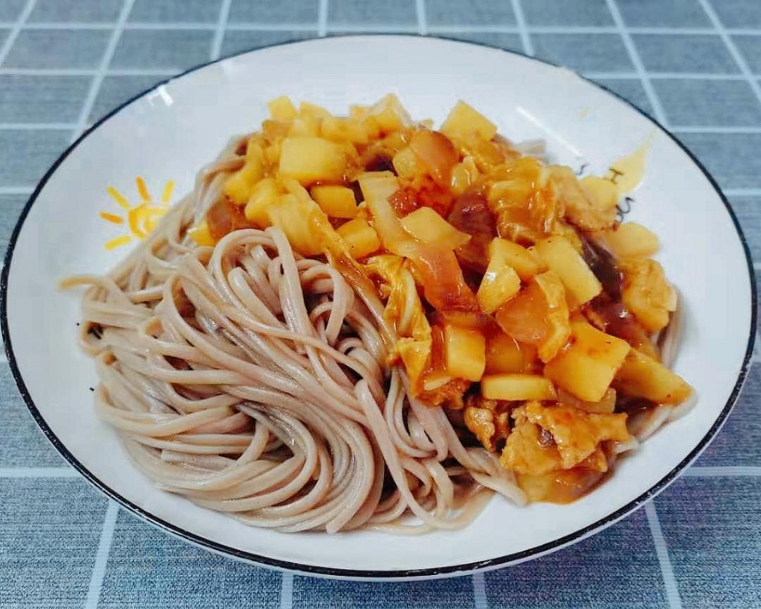 咖喱土豆盖浇面的做法