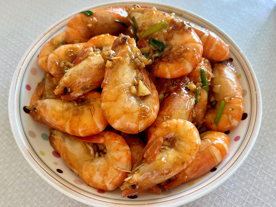 好吃到舔手的蒜爆罗氏虾（零失败，巨好吃)