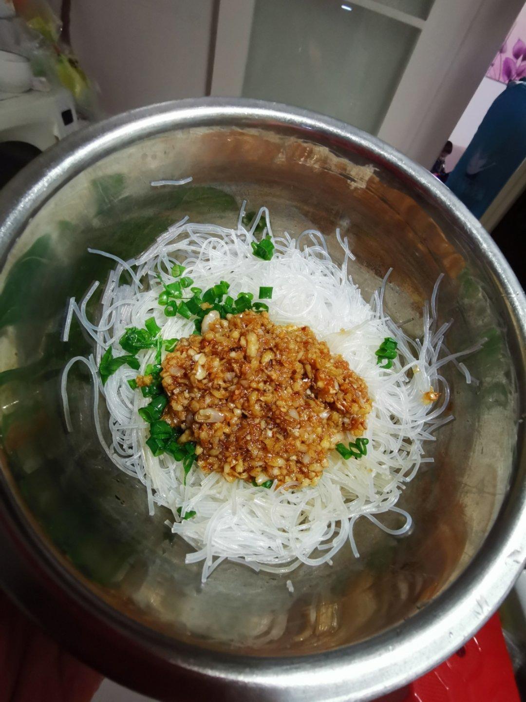 蒜蓉粉丝蒸鲍鱼