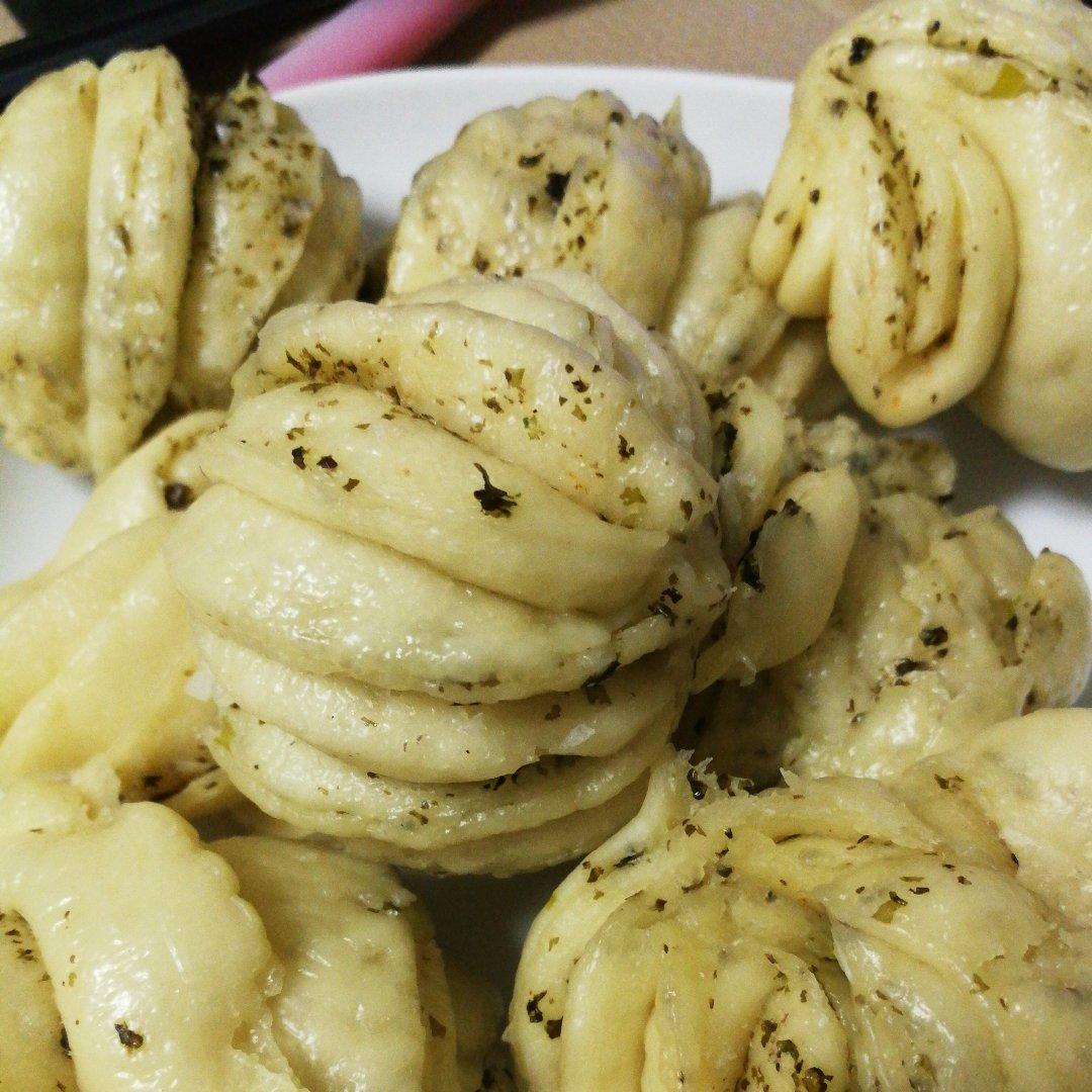 微扬玥做的胡萝卜汁花卷馒头