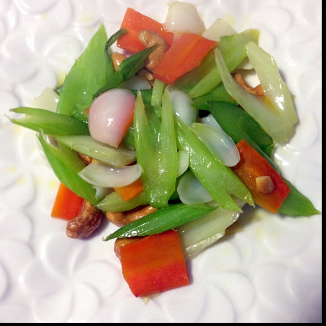 西芹百合炒腰果