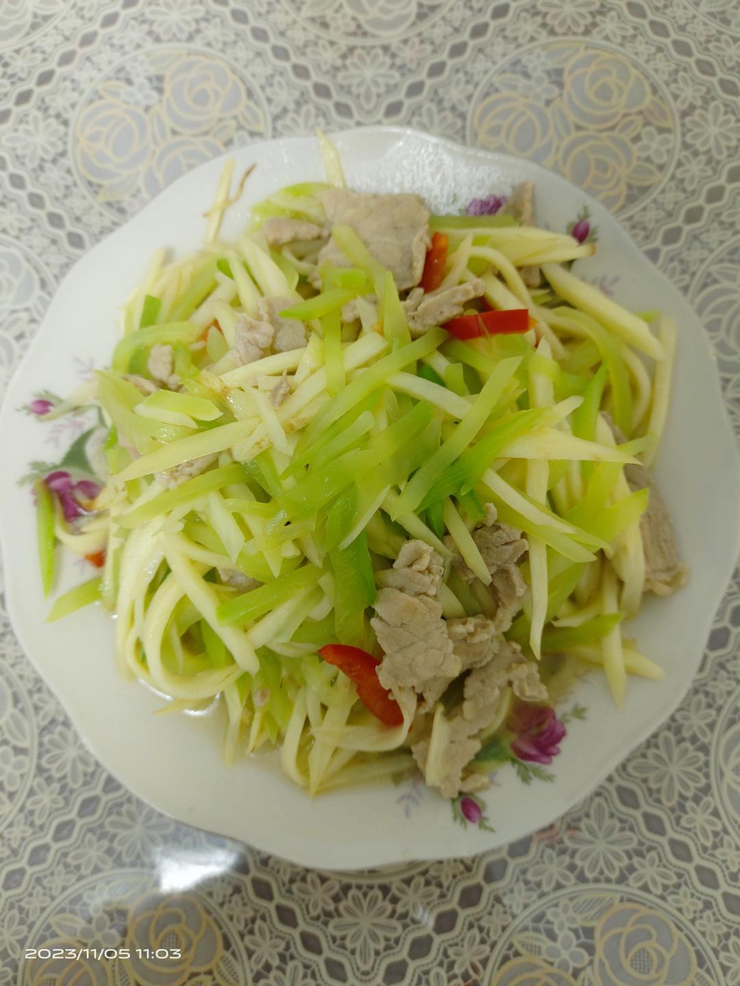 茭白这样做百吃不厌，茭白炒肉