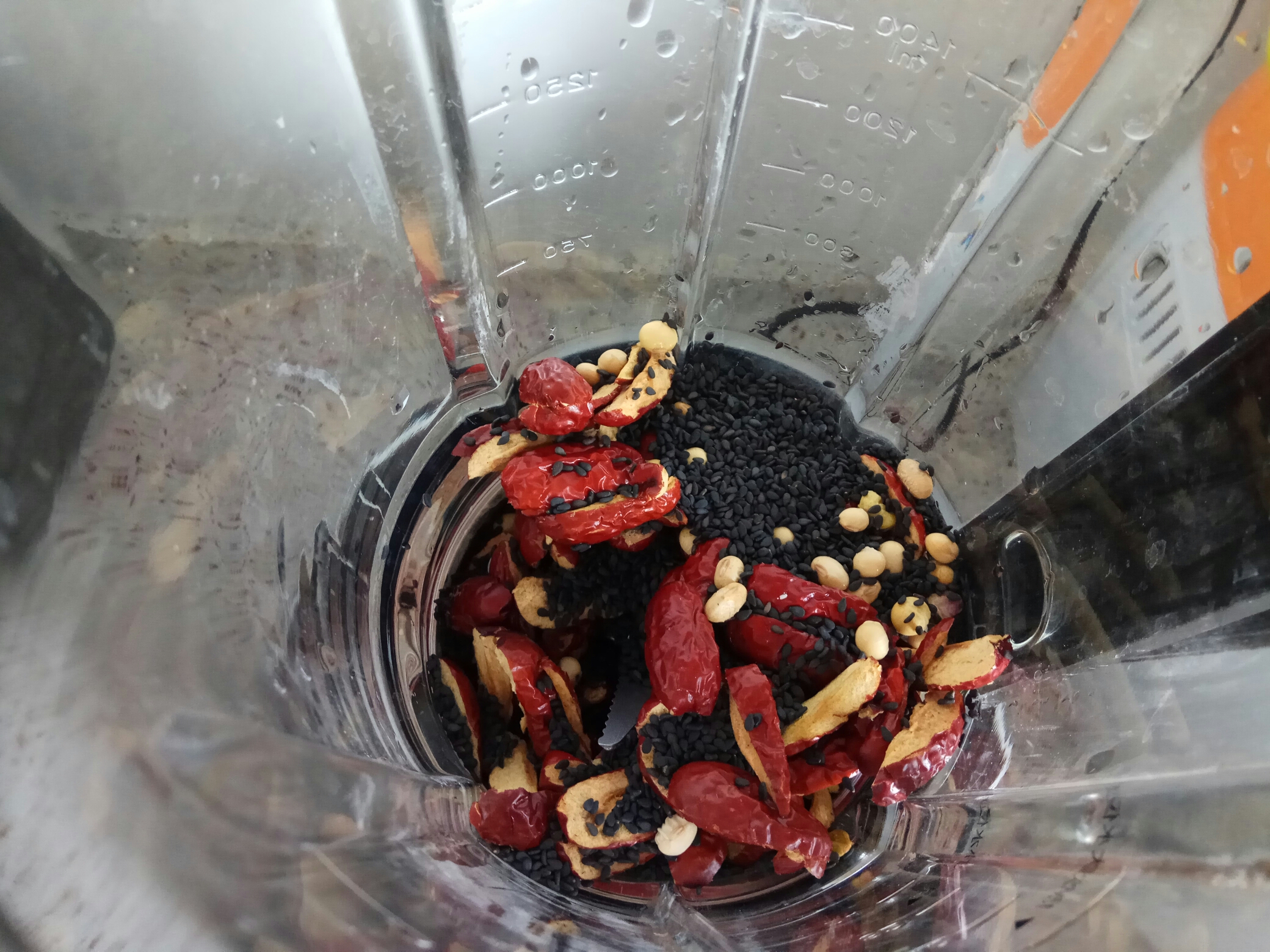 红枣黑芝麻豆浆馒头的做法 步骤2