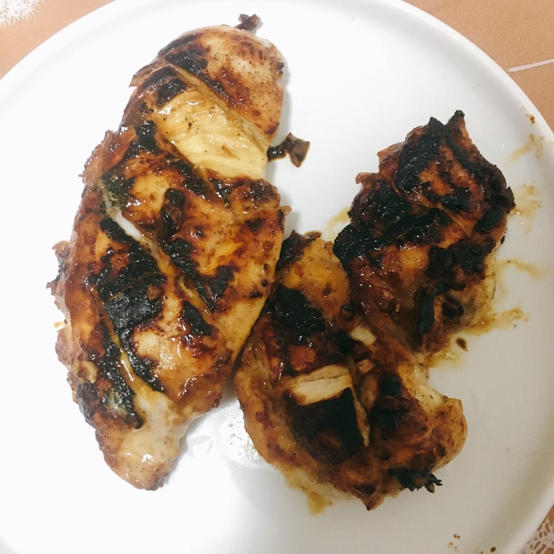 酷炫屌炸天好吃的煎鸡胸肉（香蒜蜂蜜煎鸡胸肉）