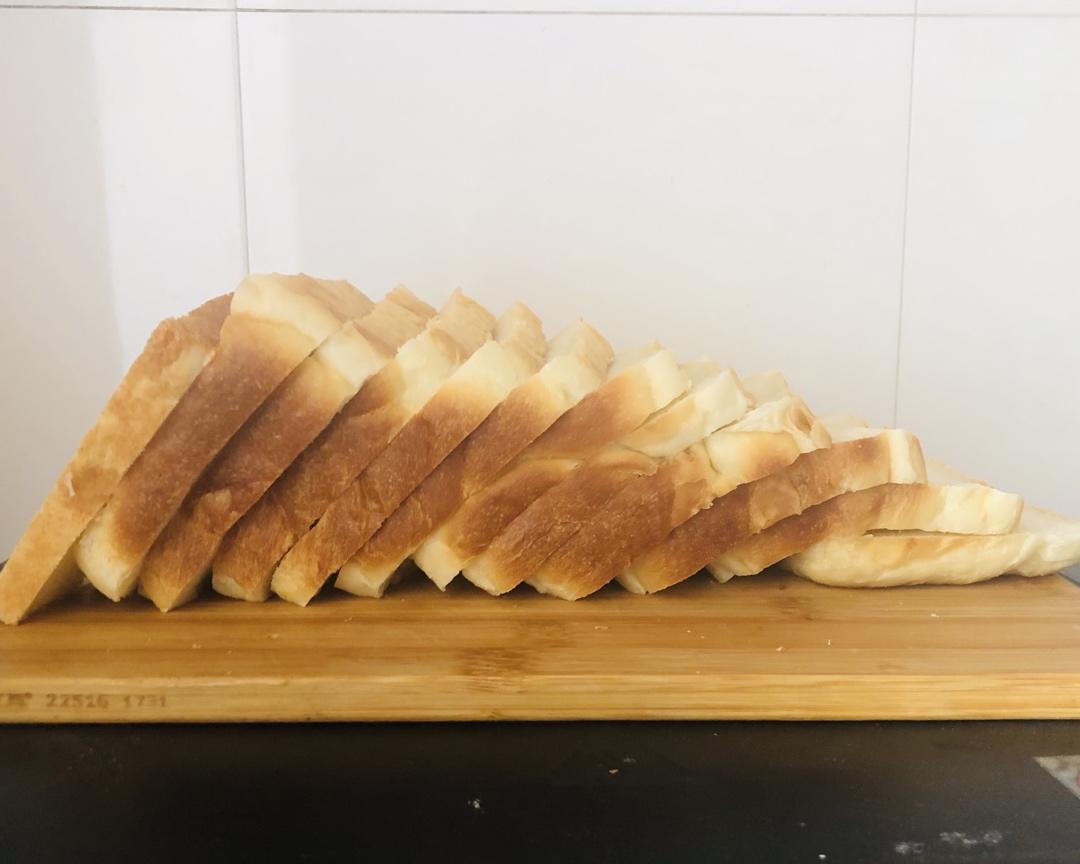 【小高姐】早餐白面包 极简主义的手工面包
