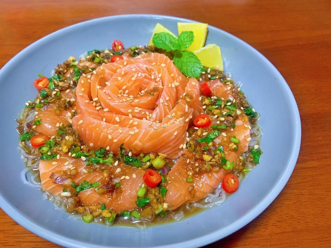 上弦月yue做的凉拌三文鱼