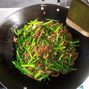野芹菜炒牛肉（鲜嫩）的做法 步骤15