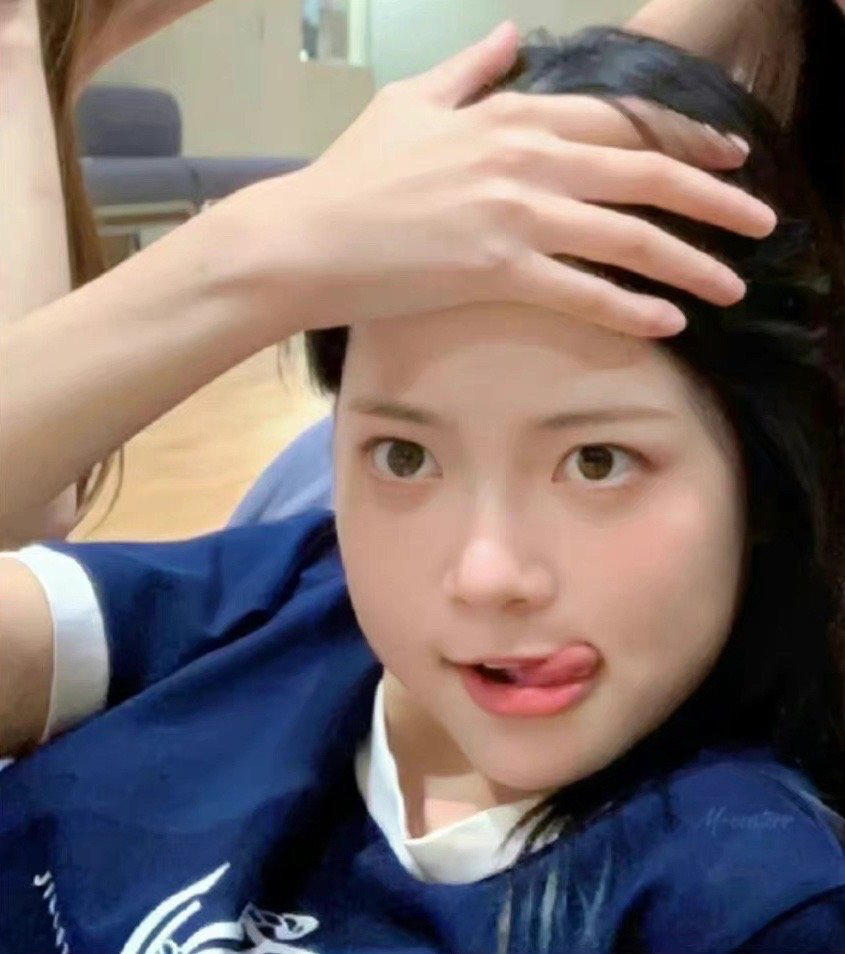 阿龙努力做菜
