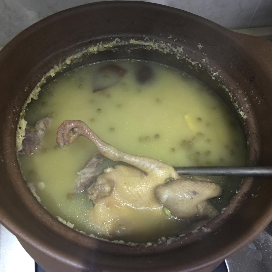 乳鸽绿豆汤