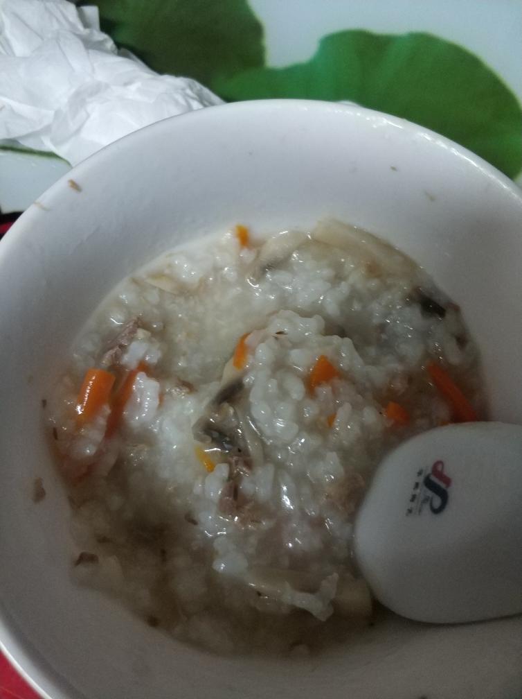 儿童鸡肉胡萝卜蘑菇营养粥