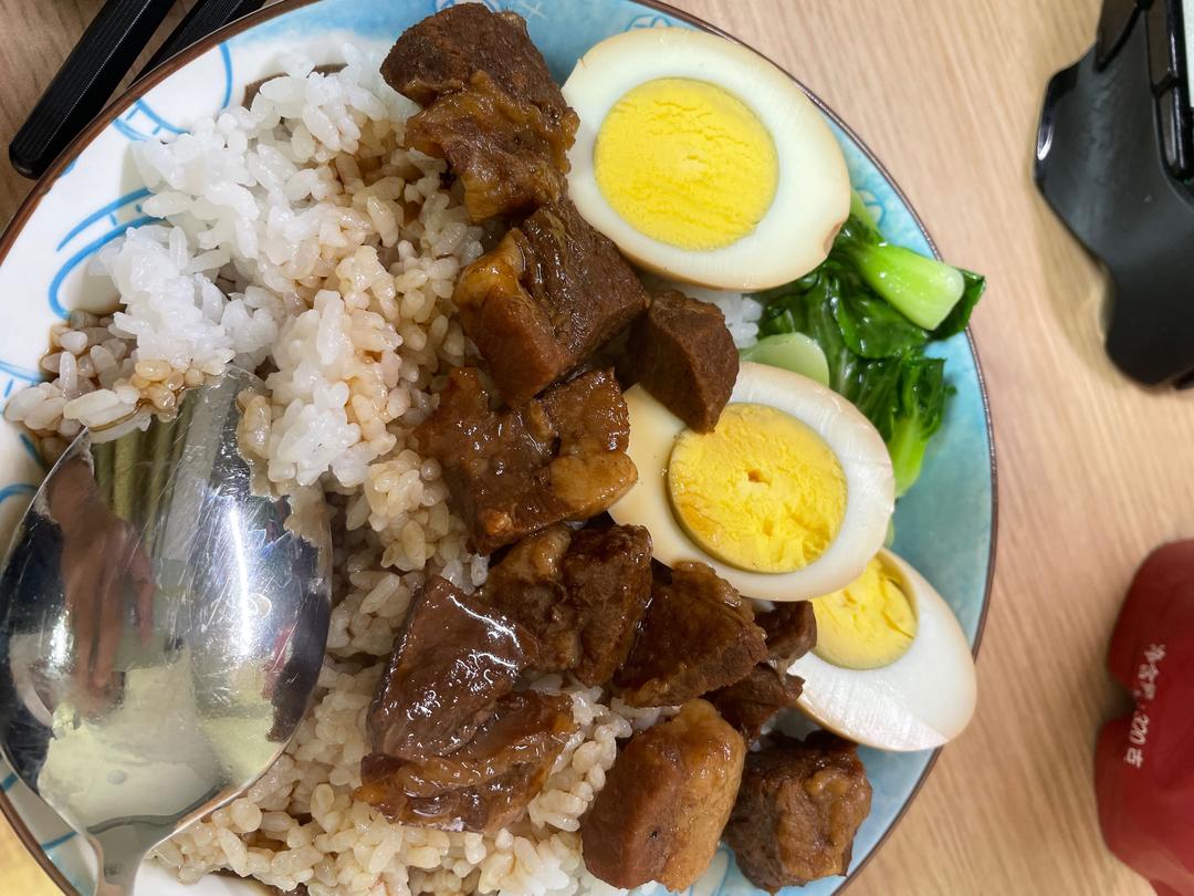 卤牛肉红烧牛肉面饭