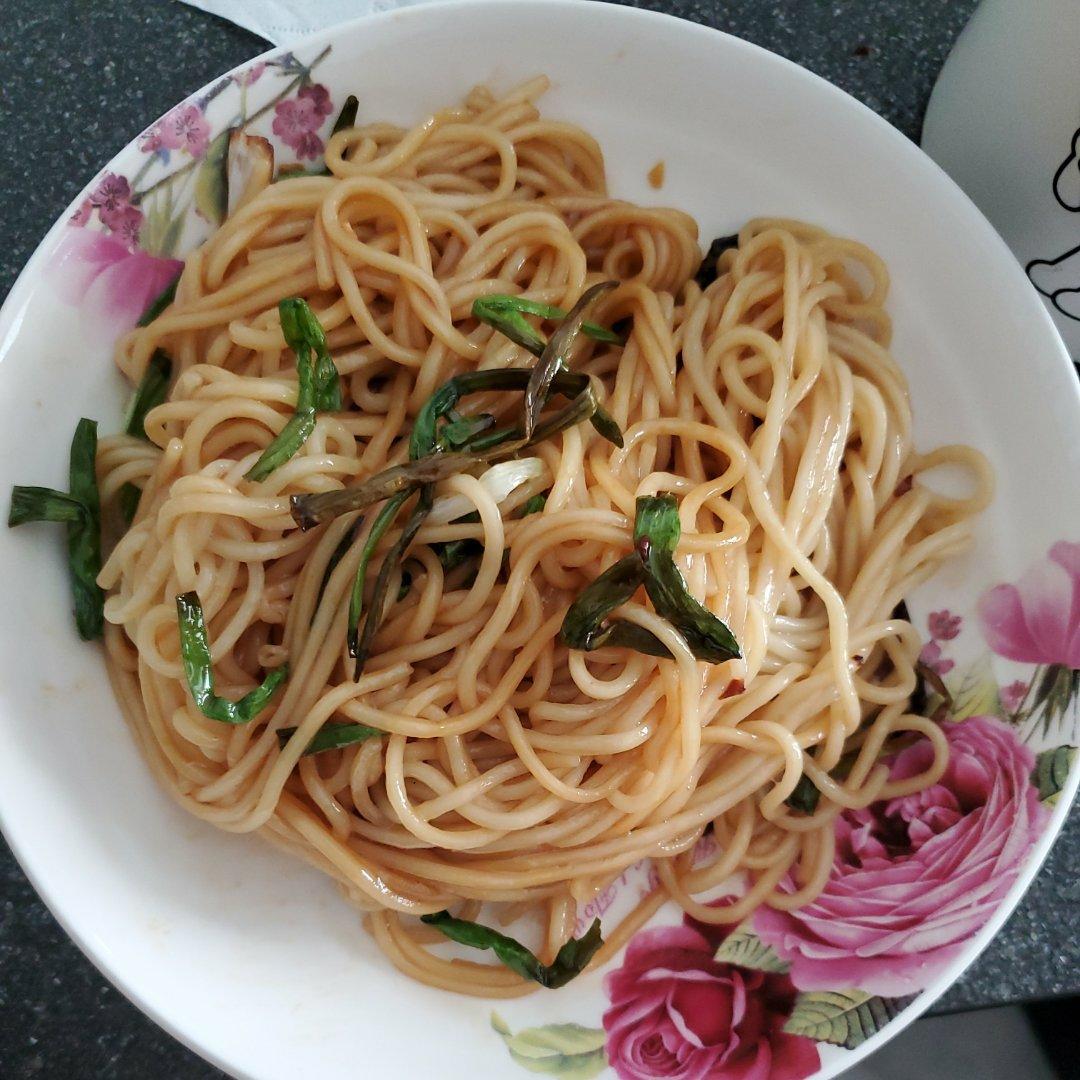教你做香到舔盘子的灵魂葱油拌面🍜