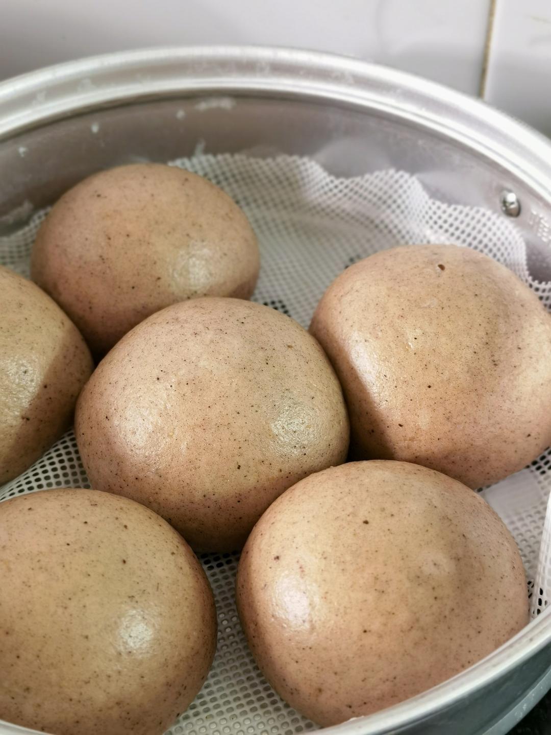 醇香清甜的黑芝麻馒头