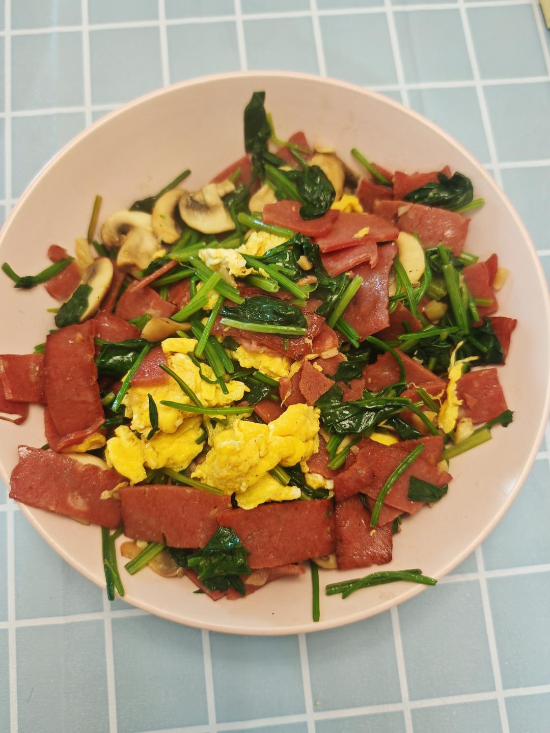 快手菜 口蘑培根鸡蛋炒菠菜
