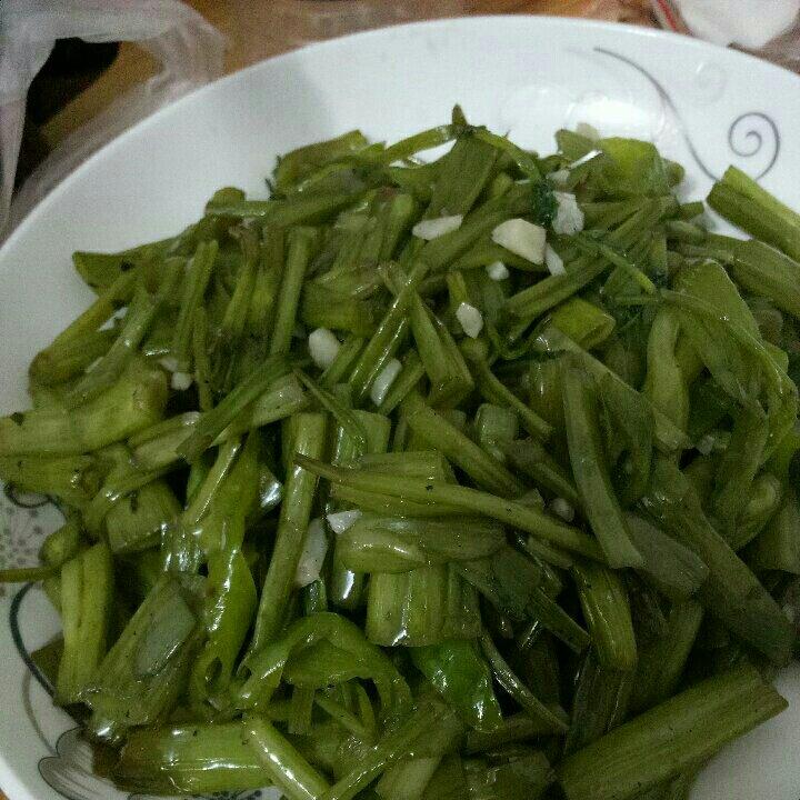 [家常菜]青椒炒空心菜梗（附青椒快速去籽法）