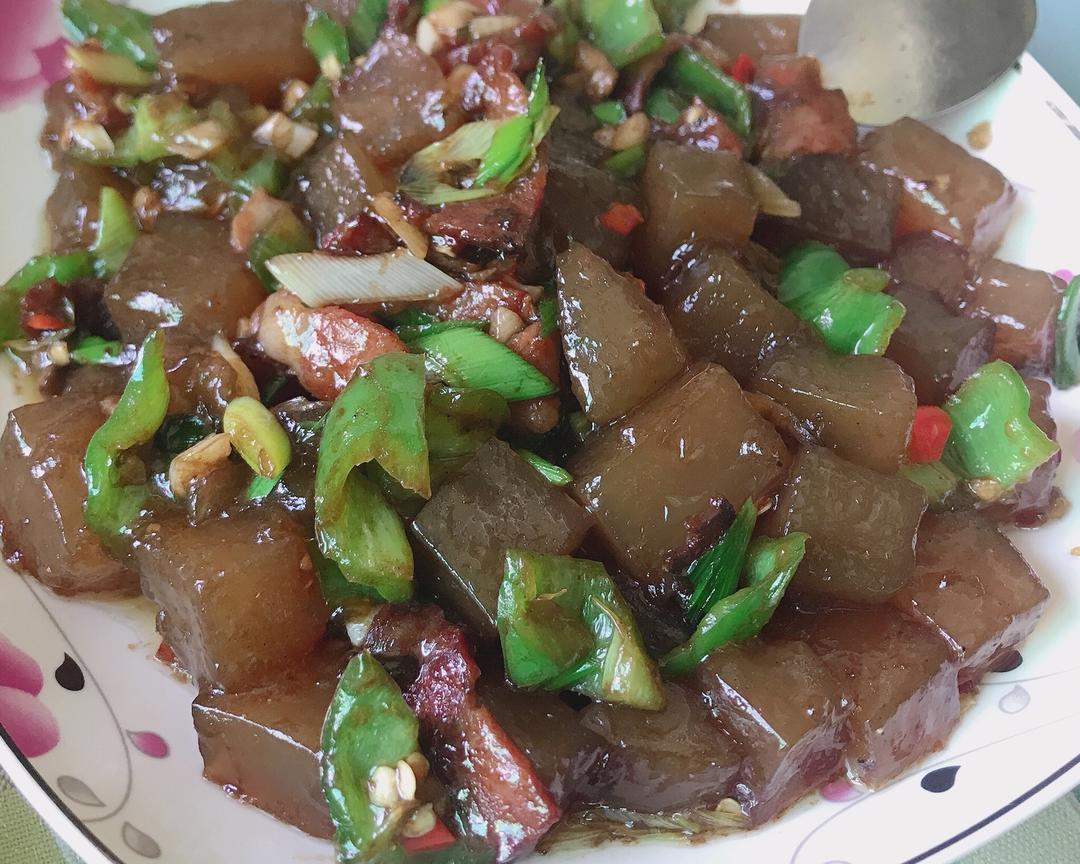 香炸天!培根蒜苗炒凉粉的做法