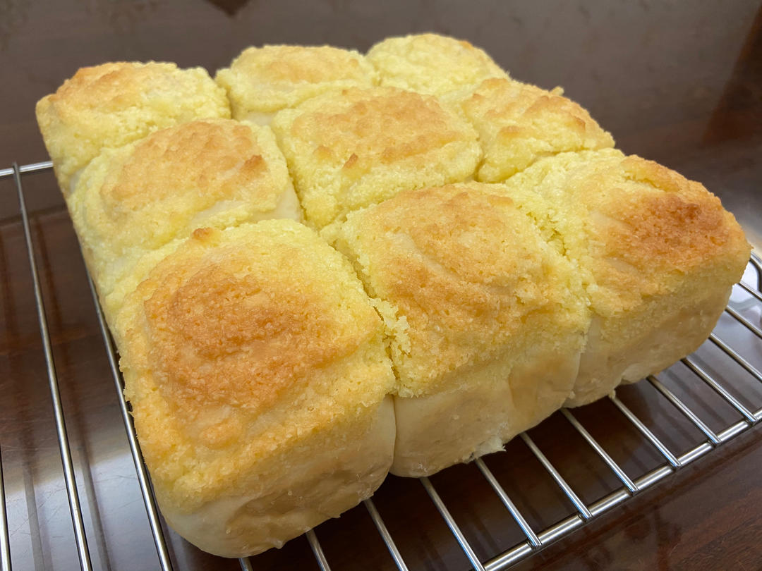 夏季这样做面包，柔软超拉丝，椰蓉餐包