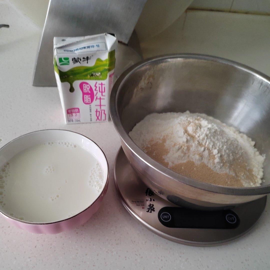 纯奶手撕吐司的做法 步骤1