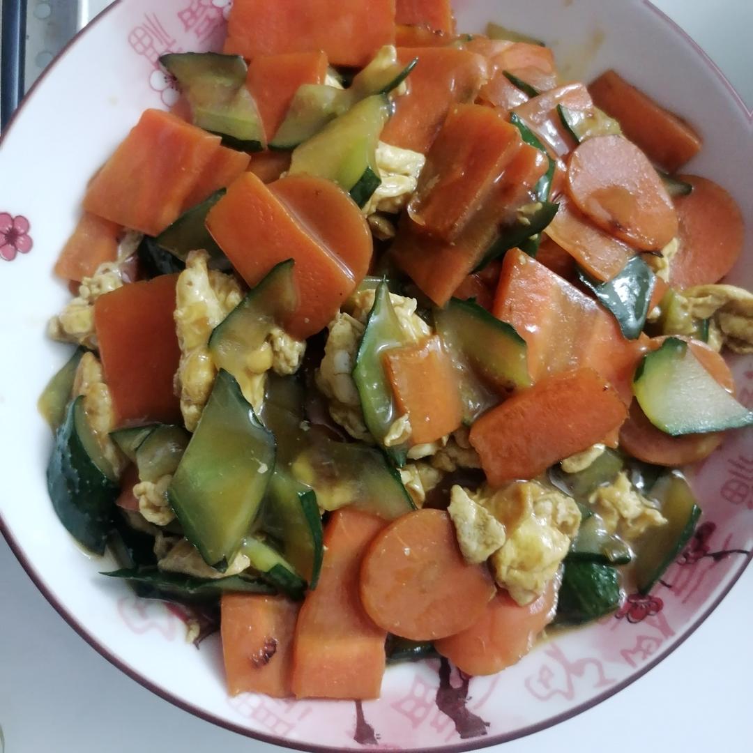 黄瓜胡萝卜炒鸡蛋