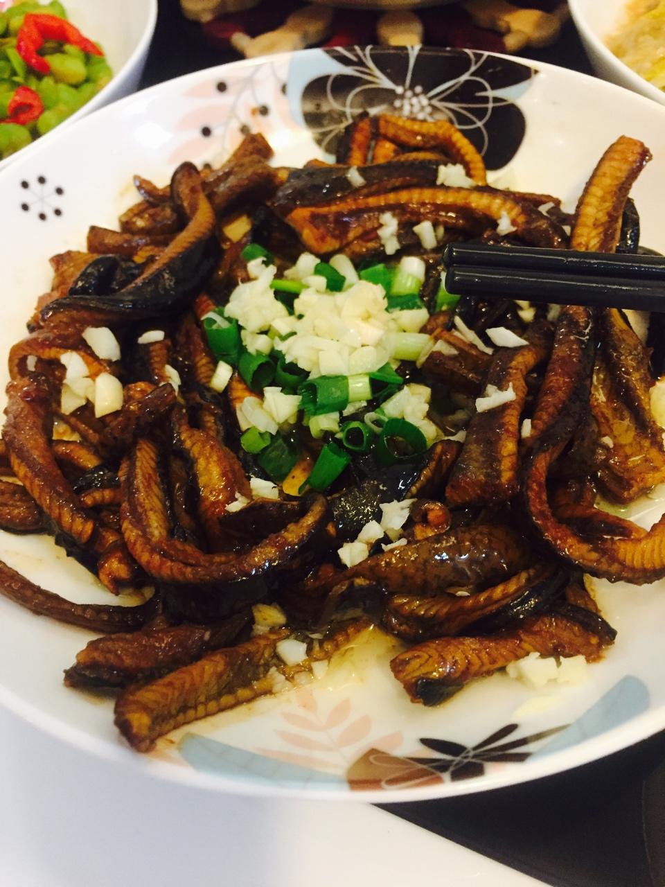 雨季不再来_雕刻时光做的清炒鳝丝